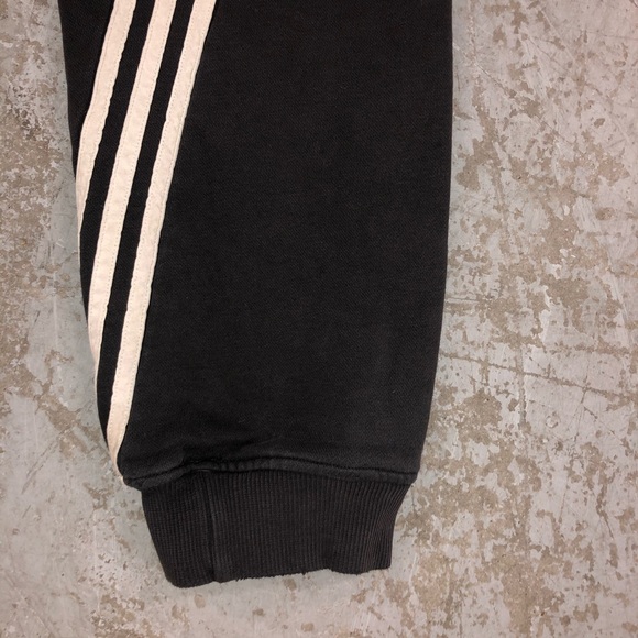 Adidas joggers rare - Picture 2 of 4